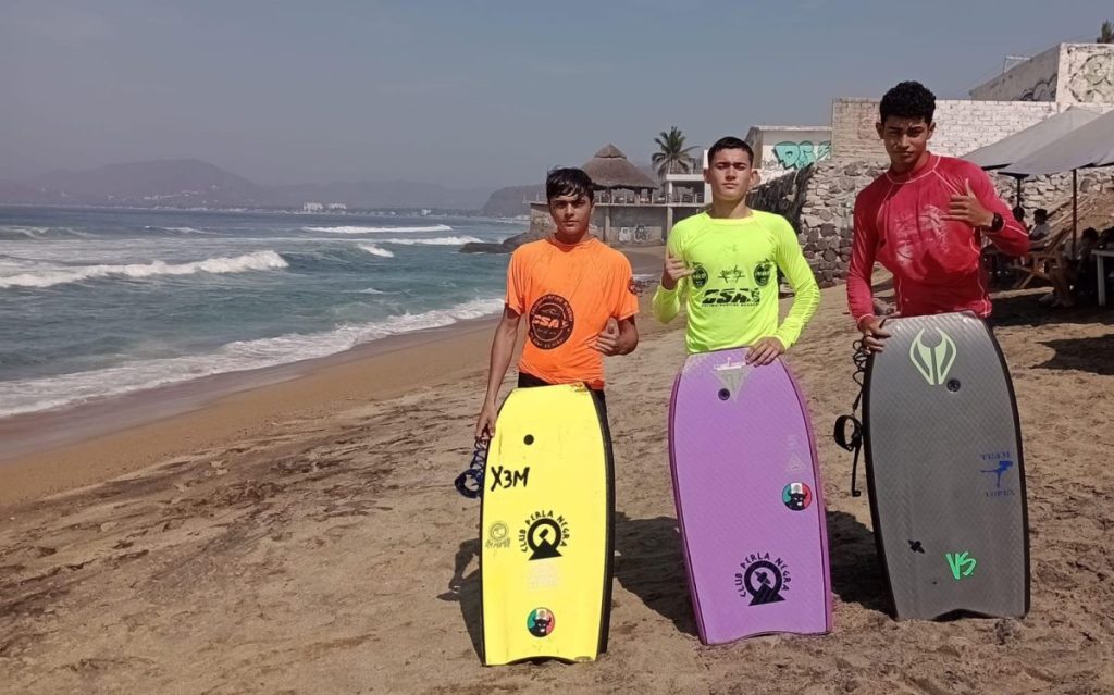 Clasifican 16 surfistas a Nacionales